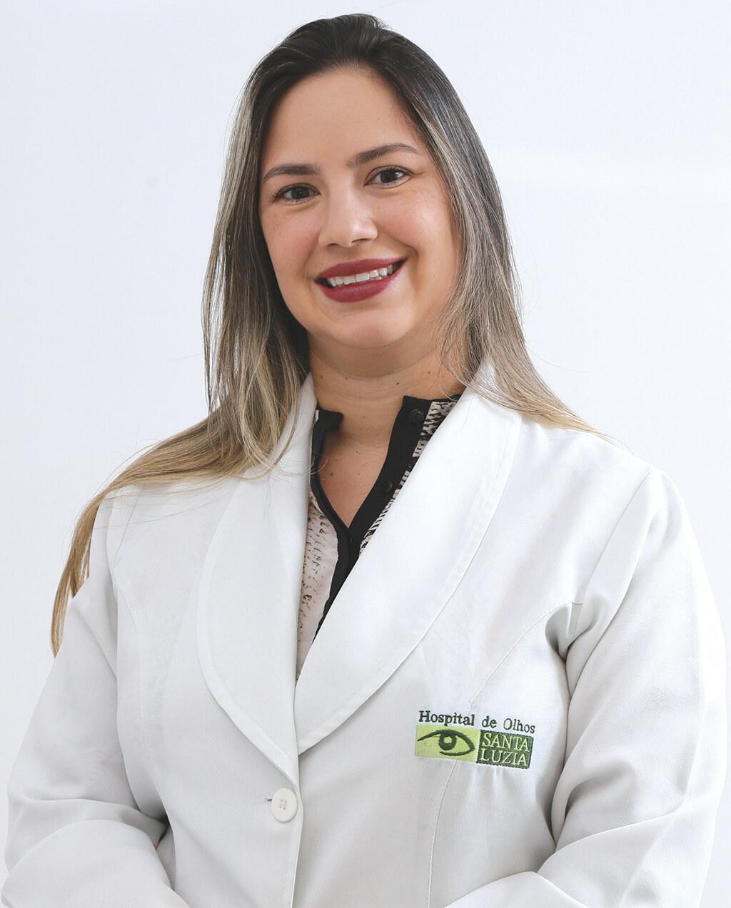 Carolina Siqueira (CRM 17821)